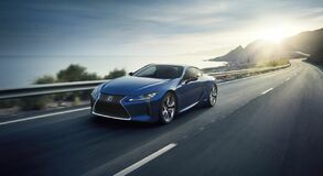  Lexus LC v novém modrém odstínu Structural Blue